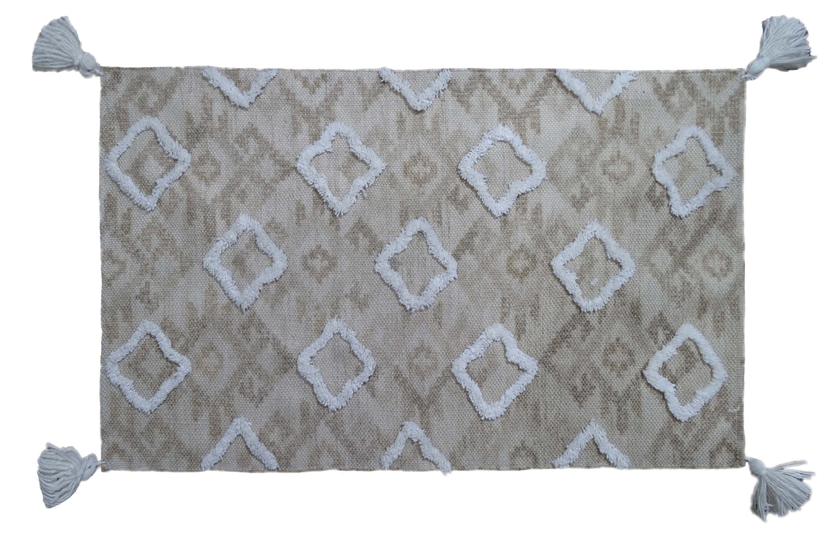 Vibhsa Tufted Shatter Rug with Corner Fringes | 25"x45" Handmade Diamond Pattern Area Rug